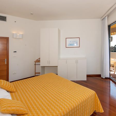 Maistra Select Island Hotel Istra Ровин Екстериор снимка