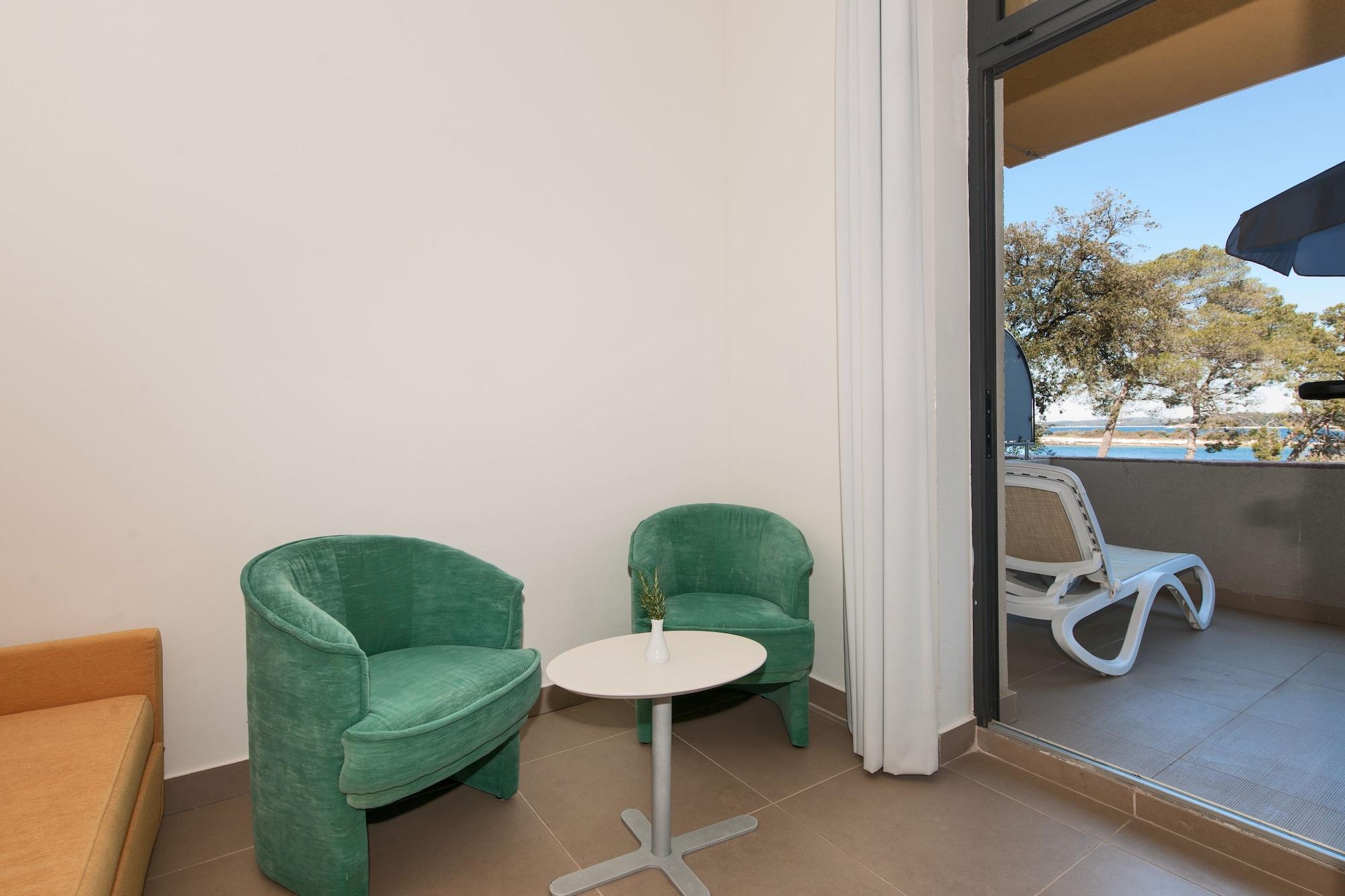 Maistra Select Island Hotel Istra Ровин Екстериор снимка