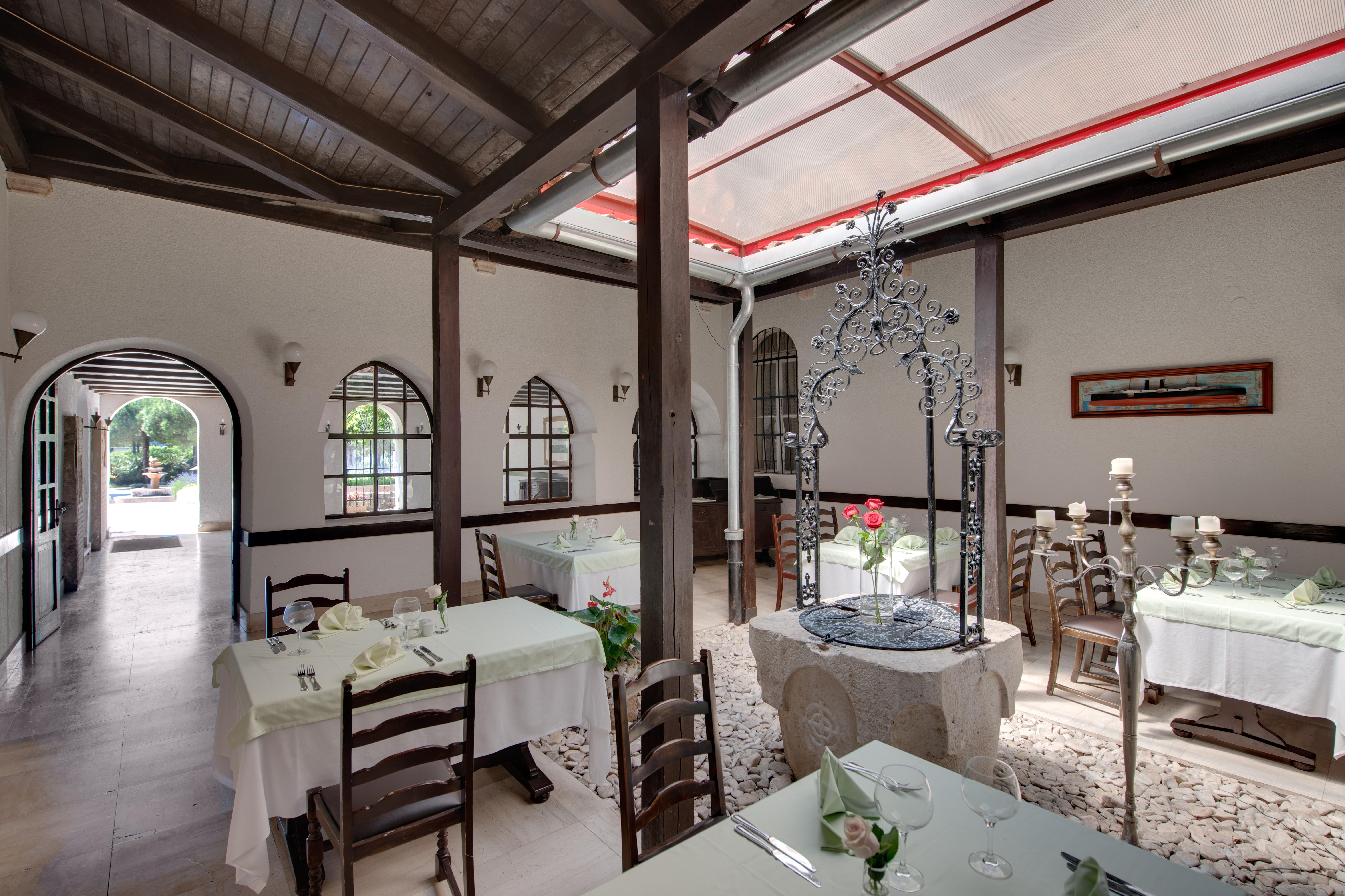 Maistra Select Island Hotel Istra Ровин Екстериор снимка