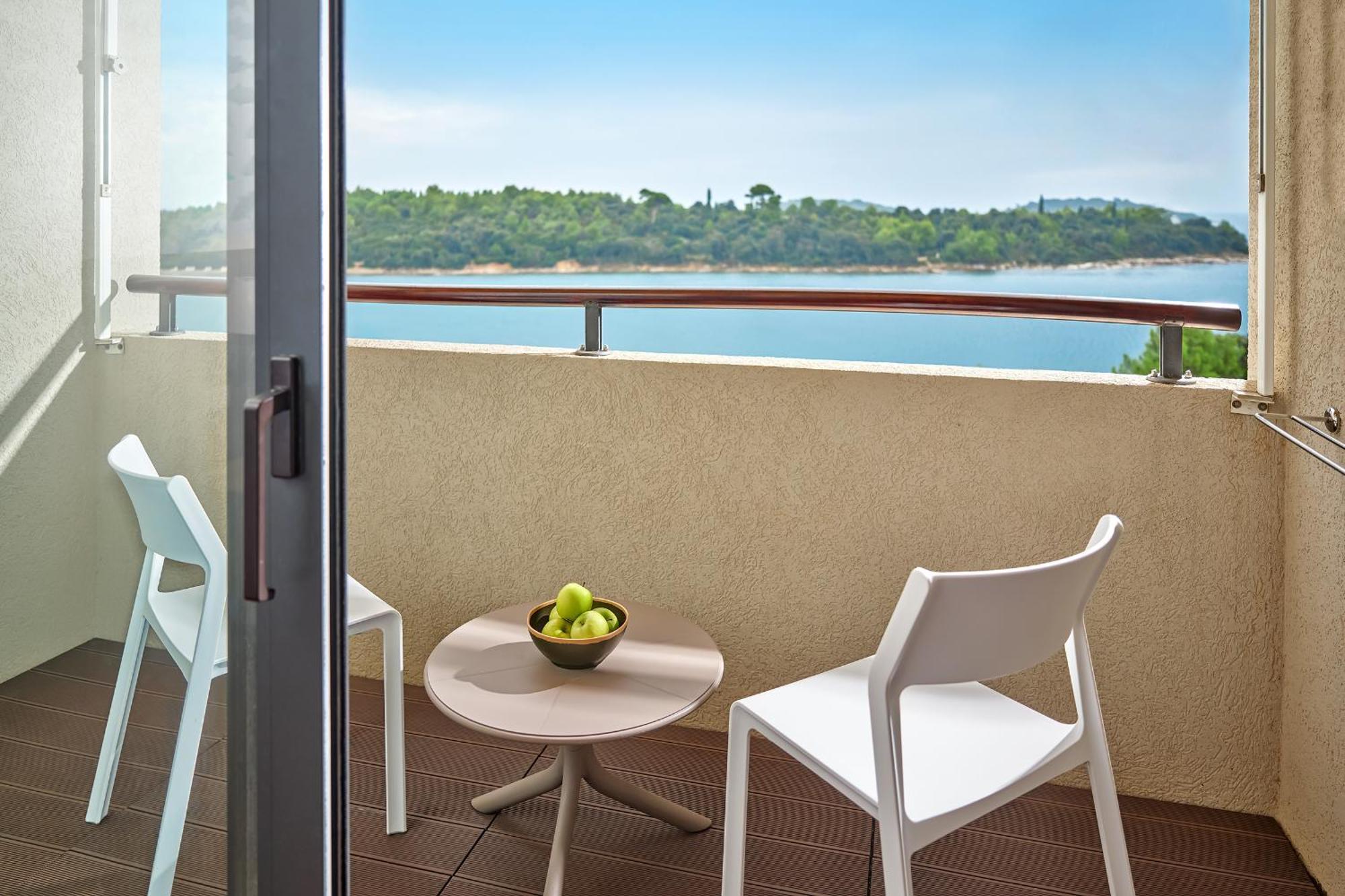 Maistra Select Island Hotel Istra Ровин Екстериор снимка