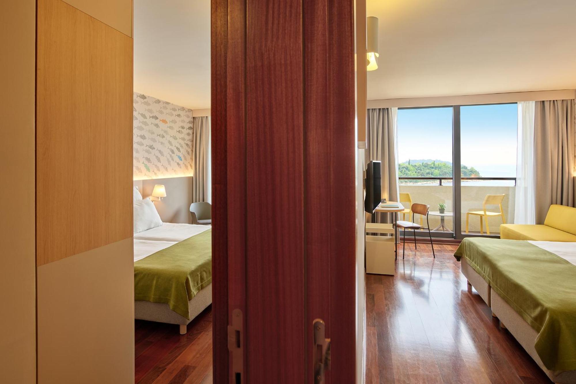 Maistra Select Island Hotel Istra Ровин Екстериор снимка