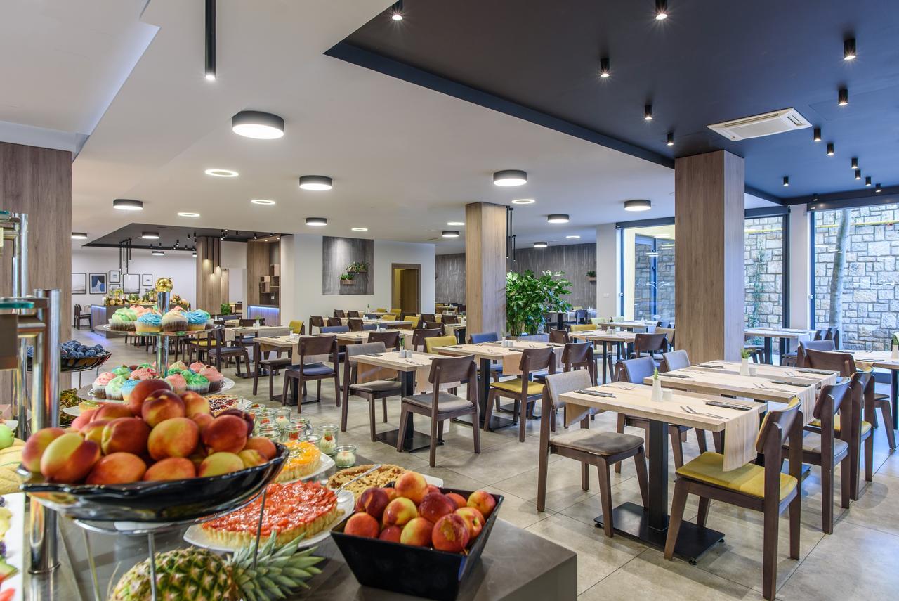 Maistra Select Island Hotel Istra Ровин Екстериор снимка